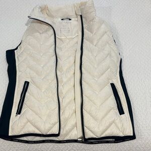 Calvin Klein Women's Cream and Black Quilted Vest